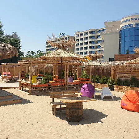 Royal Beach Apartment *